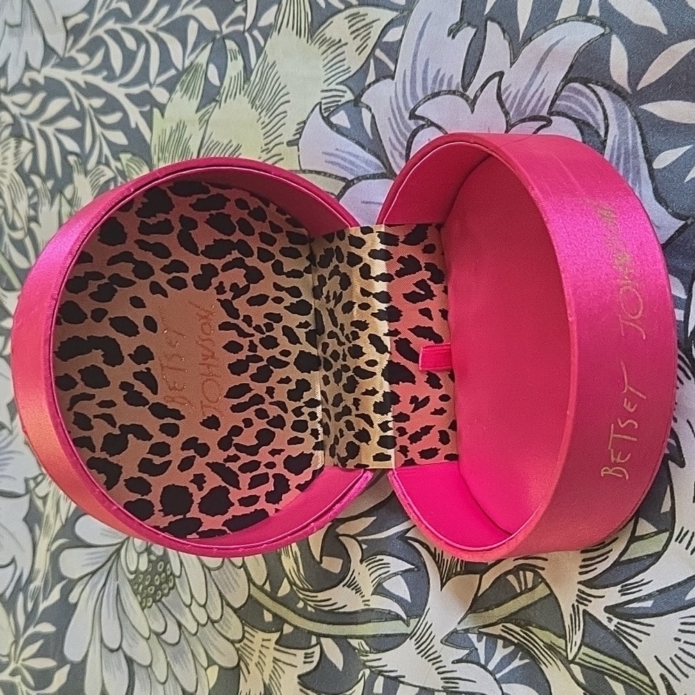 Betsey Johnson jewelry rose pink gold bracelet necklace box earrings leopard y2k